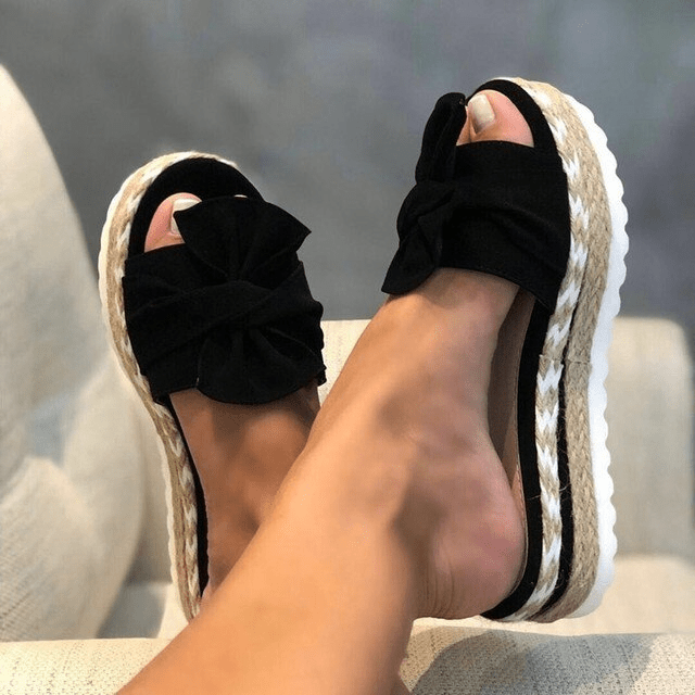 Chique Geweven Sandalen Dames met Wedge Hak en Strikdetail - Zomerse Peep Toe Slides - ZovaFashion - Sandalen Dames