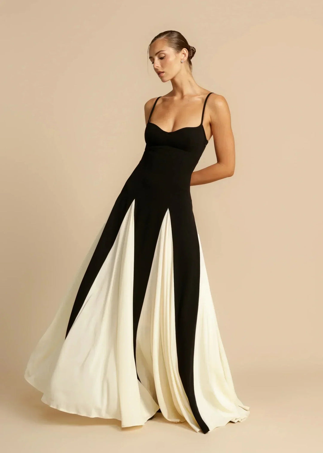 Elegante Maxi Zomerjurk Dames van Lichtgewicht Stof met Sweetheart Halslijn en Spaghetti Bandjes - ZovaFashion - Maxi Jurk