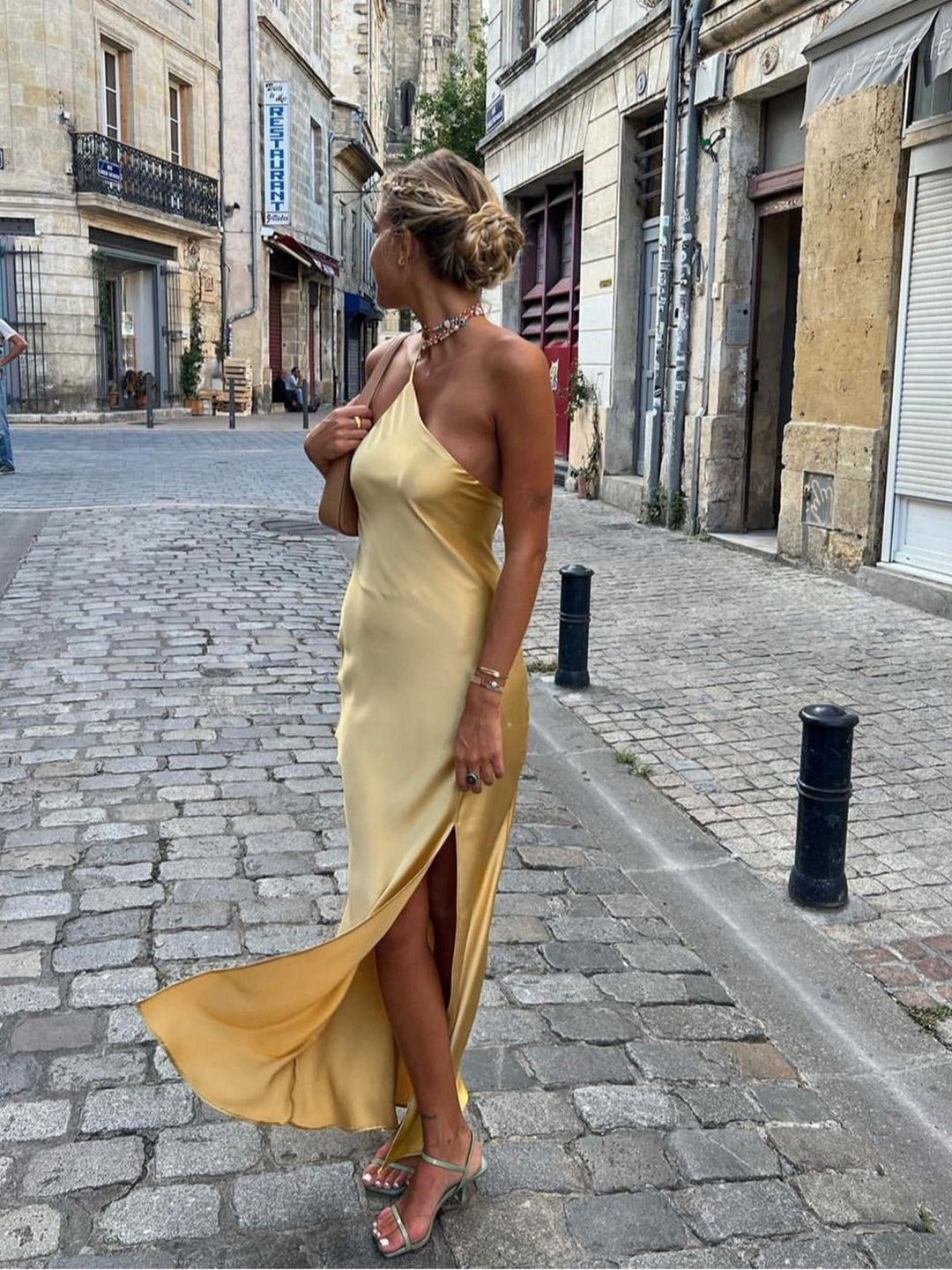 Elegante Satin Maxi Zomerjurk Dames met One - Shoulder en Hoge Split - ZovaFashion - Maxi Jurk