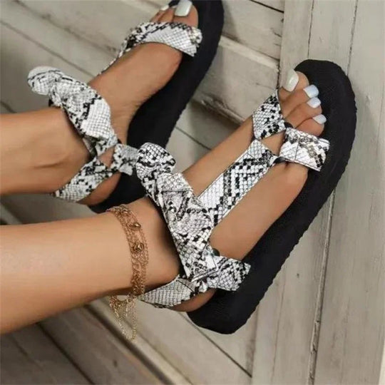 Leopard Print Sandalen Dames met Platte Zool en Delicate Strik - Zova - Fashion - Sandalen Dames