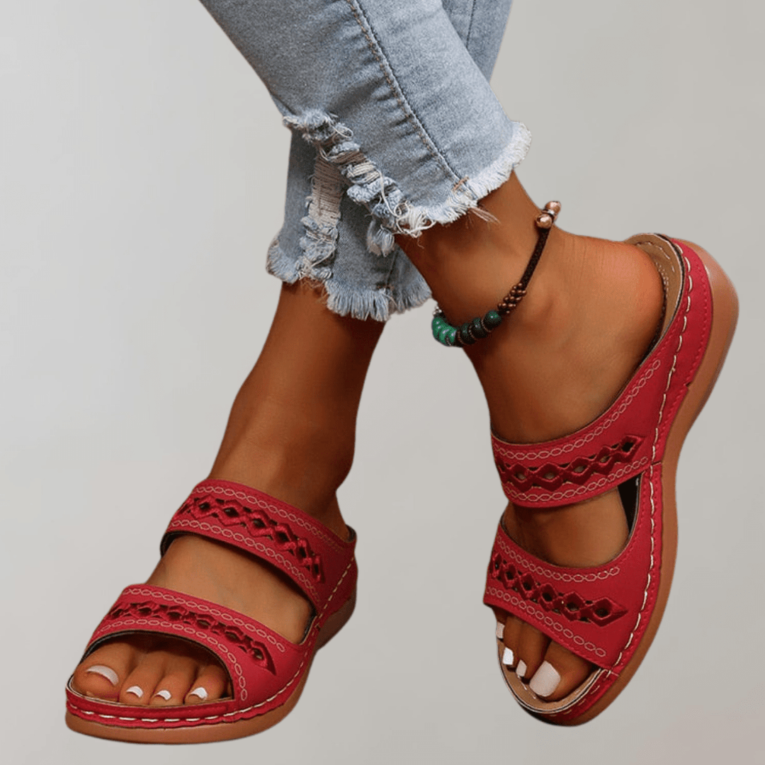 Leren Orthopedische Sandalen Dames met Decoratieve Uitsnijdingen en Twee Bandjes - ZovaFashion - Sandalen Dames