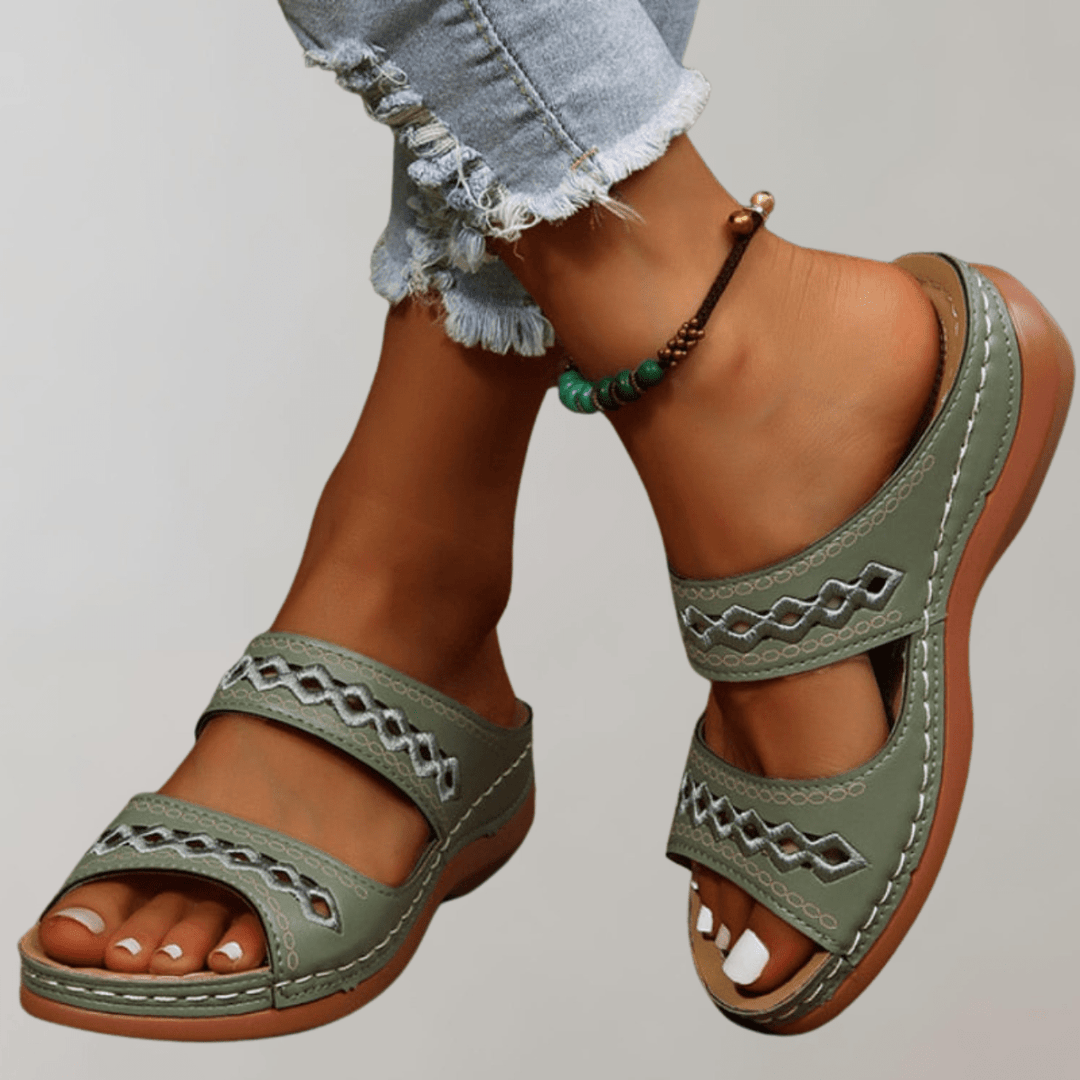 Leren Orthopedische Sandalen Dames met Decoratieve Uitsnijdingen en Twee Bandjes - ZovaFashion - Sandalen Dames