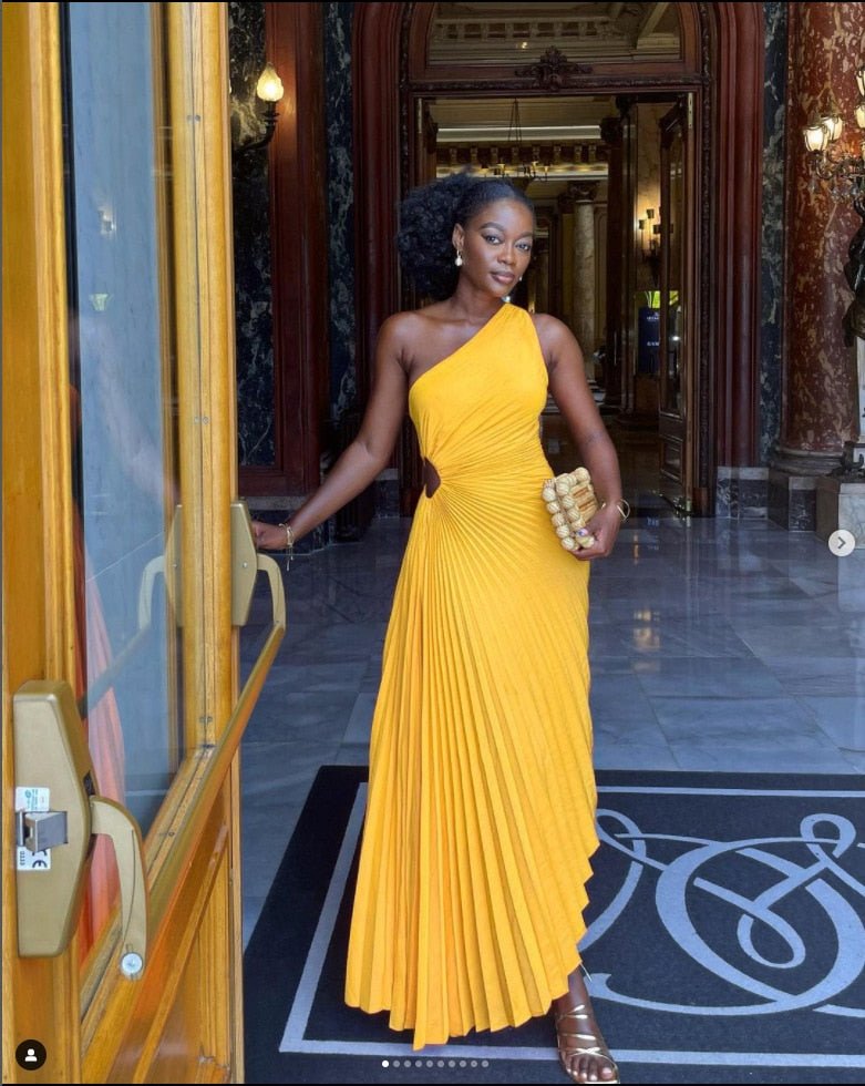 Maxi Zomerjurk van Luxe Crêpe met One - Shoulder en Geplooide Textuur - ZovaFashion - Maxi Jurk