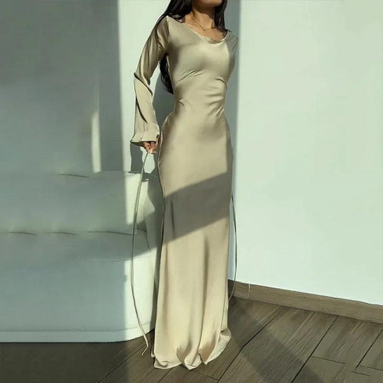 Maxi Zomerjurk van Satijn met Lange Uitlopende Mouwen en Getailleerd Lijfje - ZovaFashion - Maxi Jurk