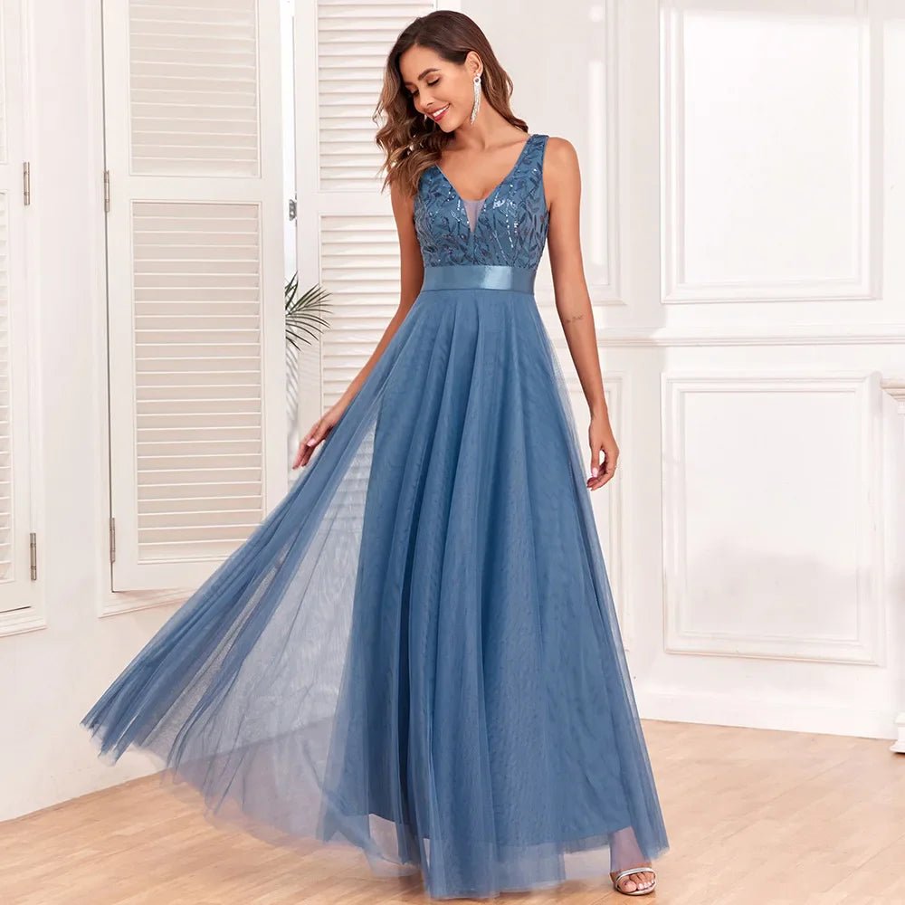 Maxi Zomerjurk van Tulle en Satijn met V - Hals en Geborduurd Lijfje - ZovaFashion - Maxi Jurk