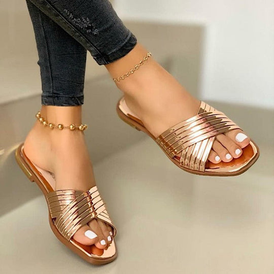 Patent Leren Sandalen Dames met Crisscross Bandjes en Open Teen Design - ZovaFashion - Sandalen Dames