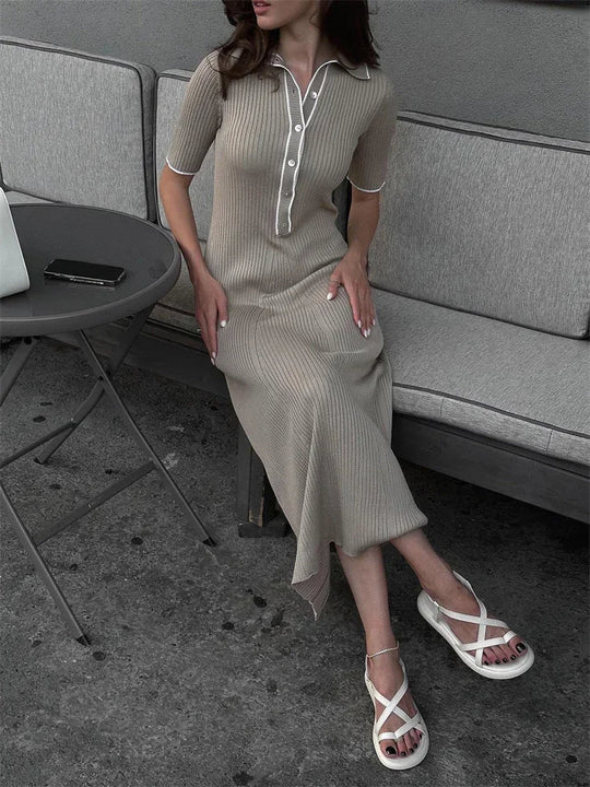 Ribgebreide Maxi Zomerjurk met Kraag en Knoopdetail - ZovaFashion - Maxi Jurk