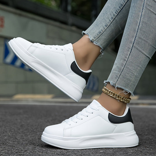 Witte Faux Leren Sneakers Dames met Minimalistisch Design en Lage Top - ZovaFashion - Schoenen Dames