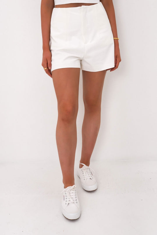 Witte Korte Broek Dames van Rayon met Hoge Taille en Zijzakken - Zova - Fashion