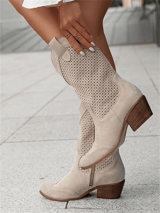 Witte Leren Laarzen Dames met Perforatiedetails en Blokhak – Stoer en Stijlvol in Western Stijl - ZovaFashion - Schoenen Dames