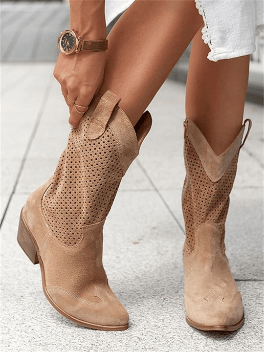 Witte Leren Laarzen Dames met Perforatiedetails en Blokhak – Stoer en Stijlvol in Western Stijl - ZovaFashion - Schoenen Dames